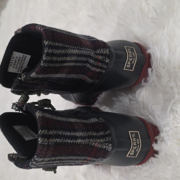 Sperry Saltwater Plaid Wool Duck Boots. Size 6 - Picture 2 of 9